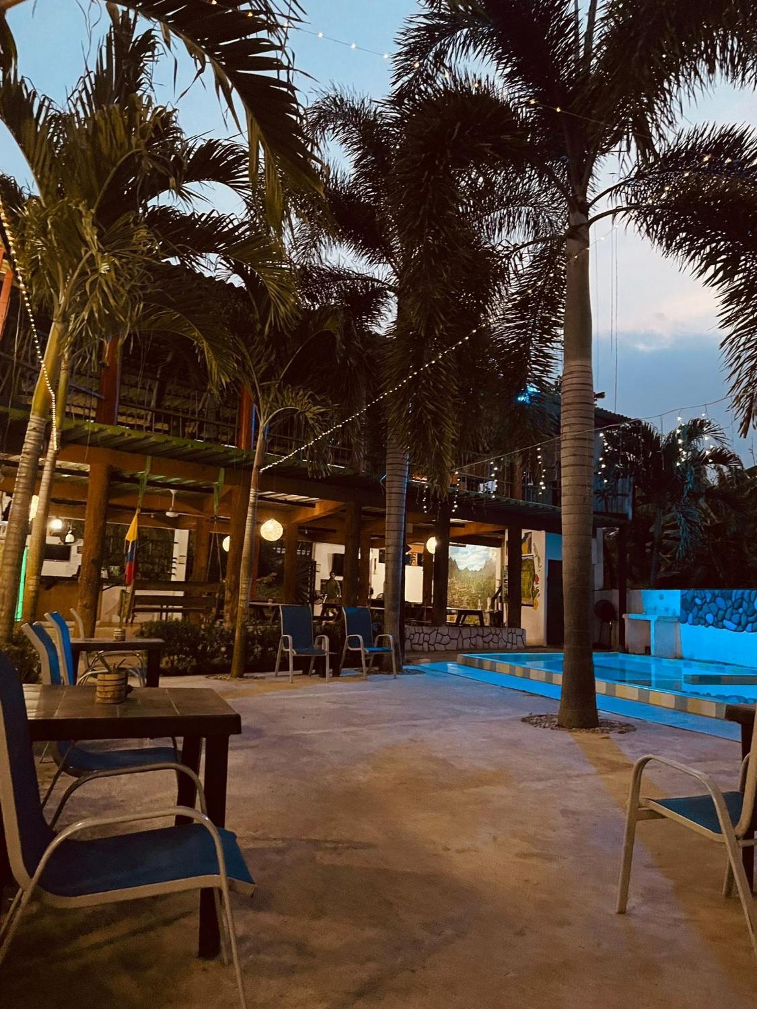 Hostal Luz De Luna ปาโลมิโน ภายนอก รูปภาพ