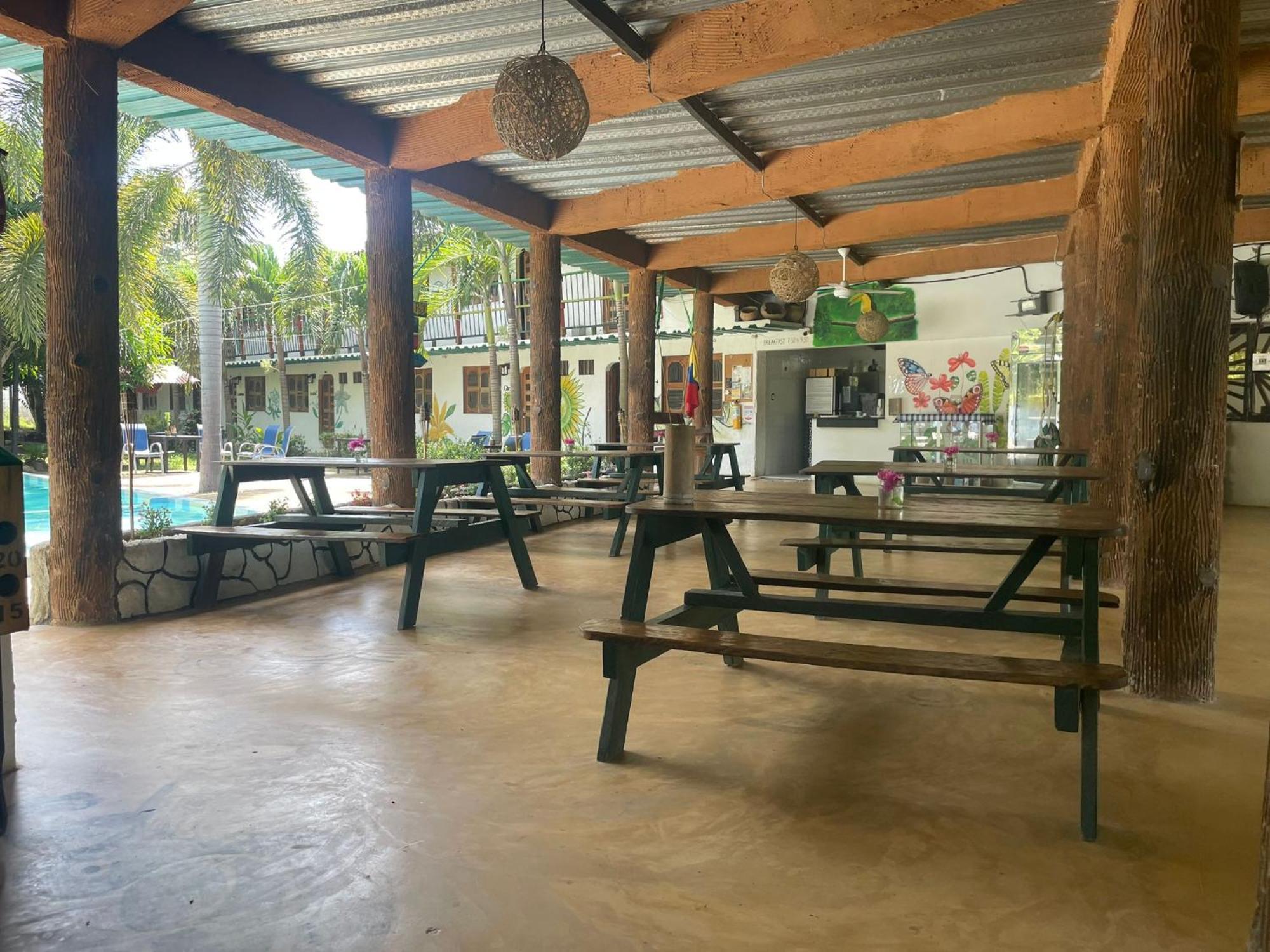 Hostal Luz De Luna ปาโลมิโน ภายนอก รูปภาพ