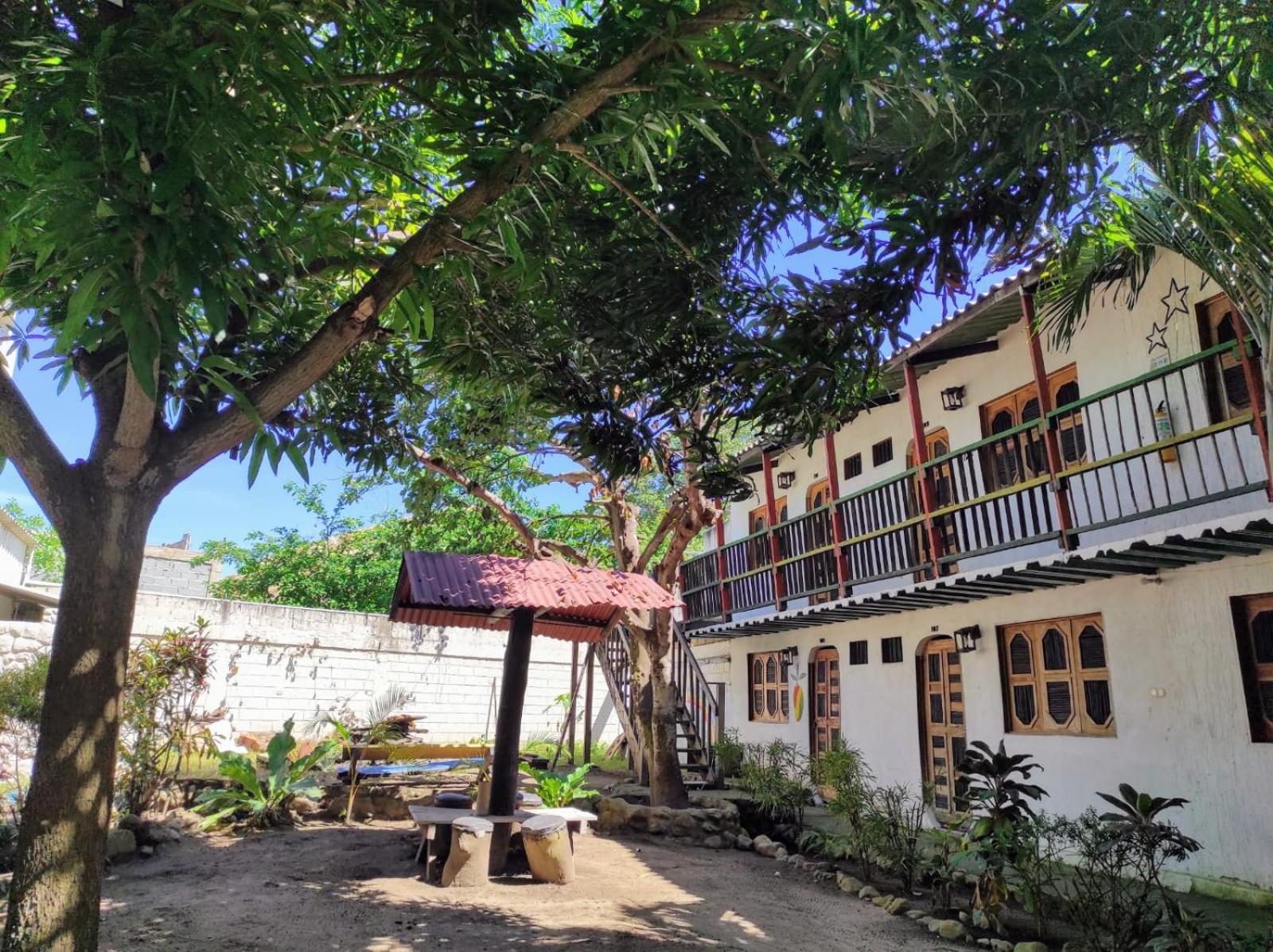 Hostal Luz De Luna ปาโลมิโน ภายนอก รูปภาพ