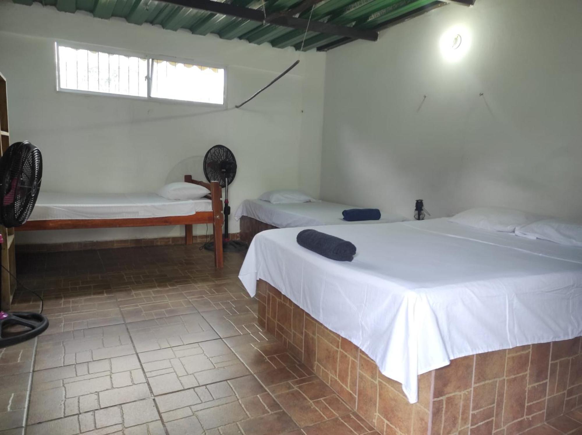 Hostal Luz De Luna ปาโลมิโน ภายนอก รูปภาพ